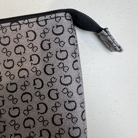 Guess Junction Travel Makeup Bag Zipper 8”x10” New With Tags - Picture 6 of 9